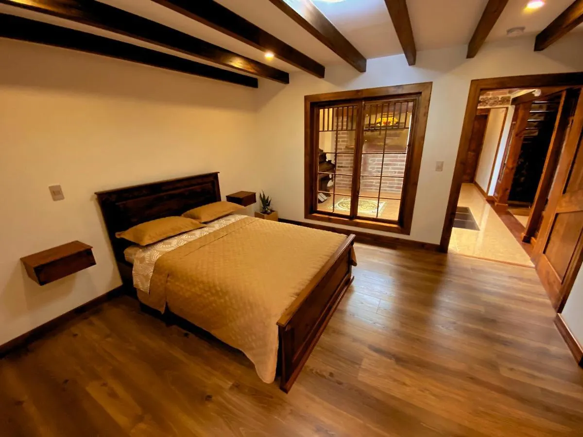 La Cumbre Estancia Bed & Breakfast Cuenca